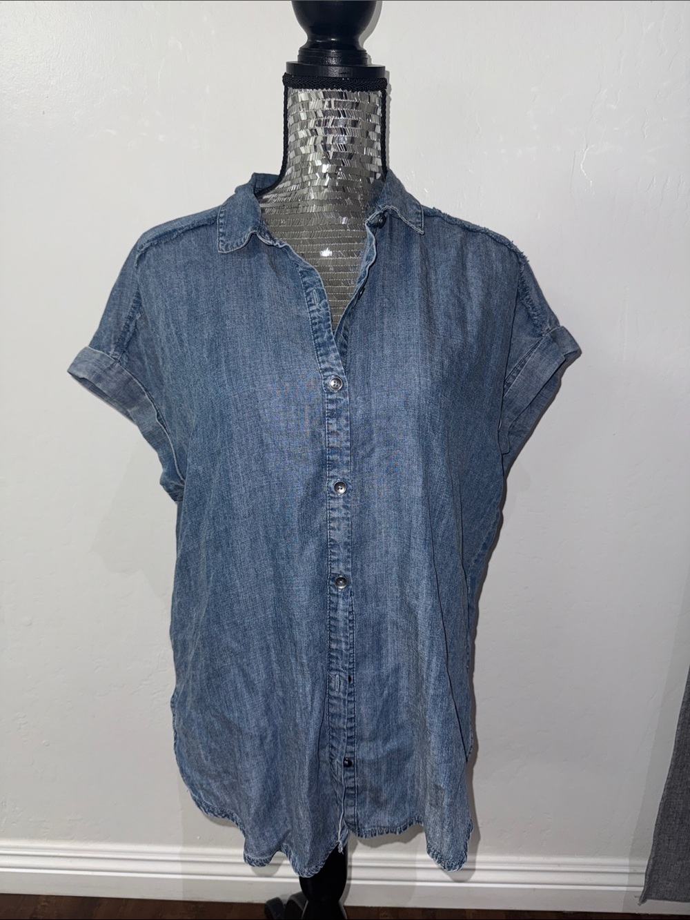 Splendid Light Blue Washed Denim Short Sleeve Button-Down